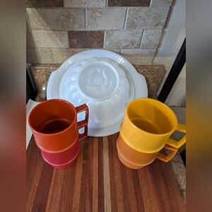 Vintage Tupperware Jello mold and cups